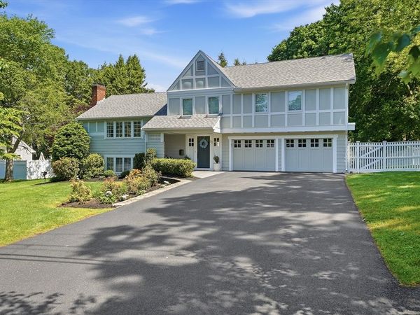 22 Hollywood Rd, Winchester, MA 01890