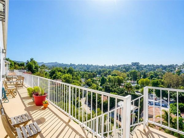 5035 Escobedo Drive, Woodland Hills, CA 91364