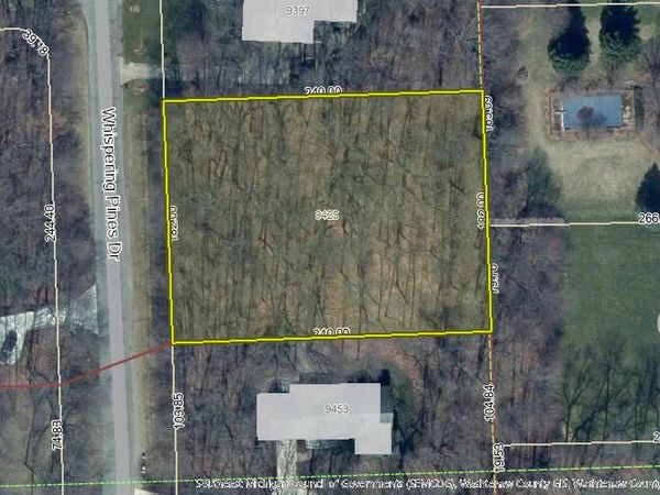 9425 Whispering Pines Drive, Saline, MI 48176