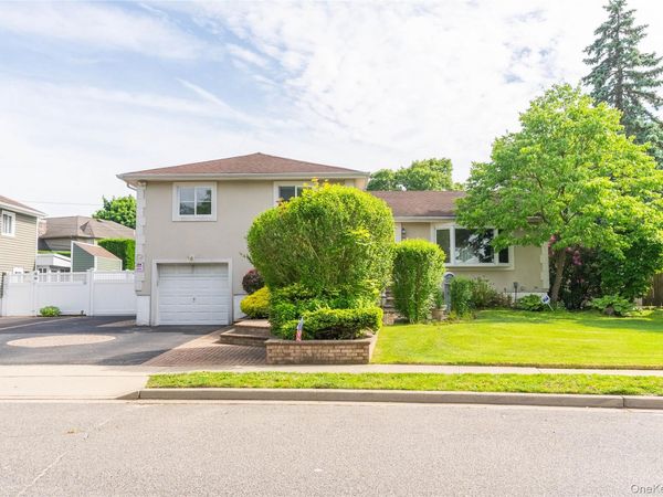 6 Manor Drive , Bethpage, NY 11714