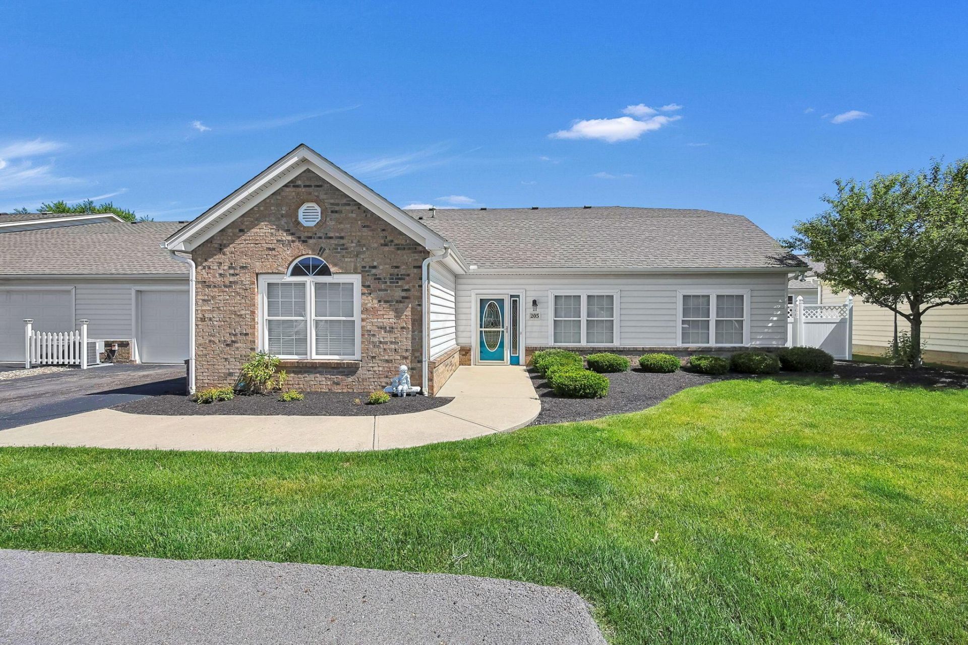 205 Cumberland Meadows Circle , Hebron, OH 43025 Main Photo