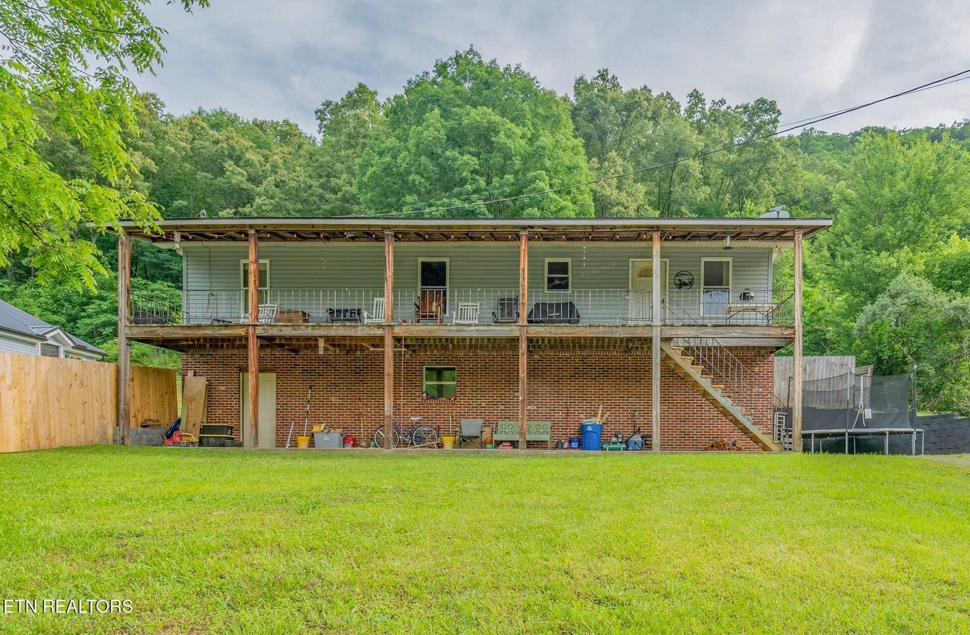 222 Walden Ave, Oliver Springs, TN 37840 Main Photo