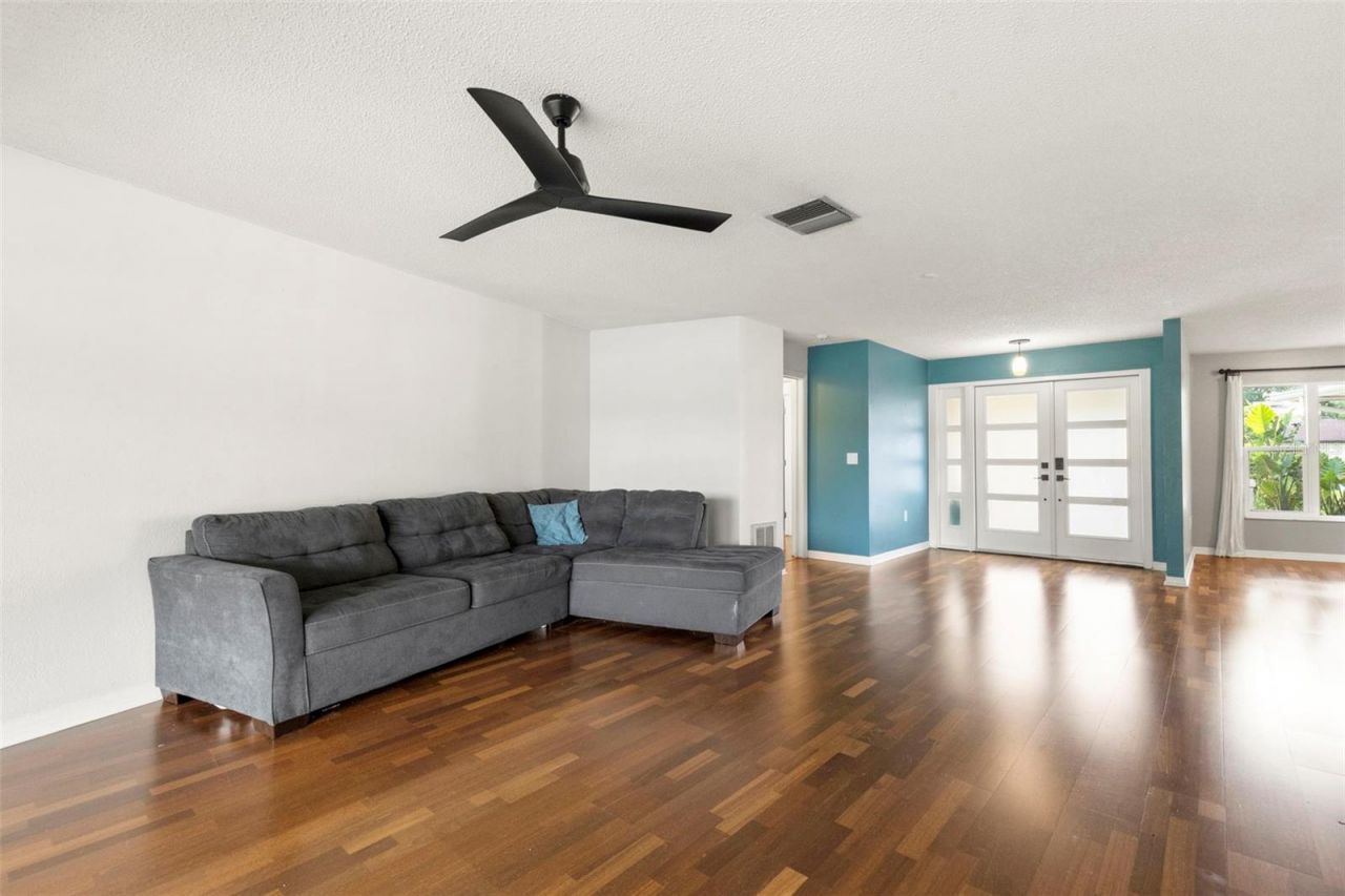 4308 Middle Lake Drive , Tampa, FL 33624 Photo