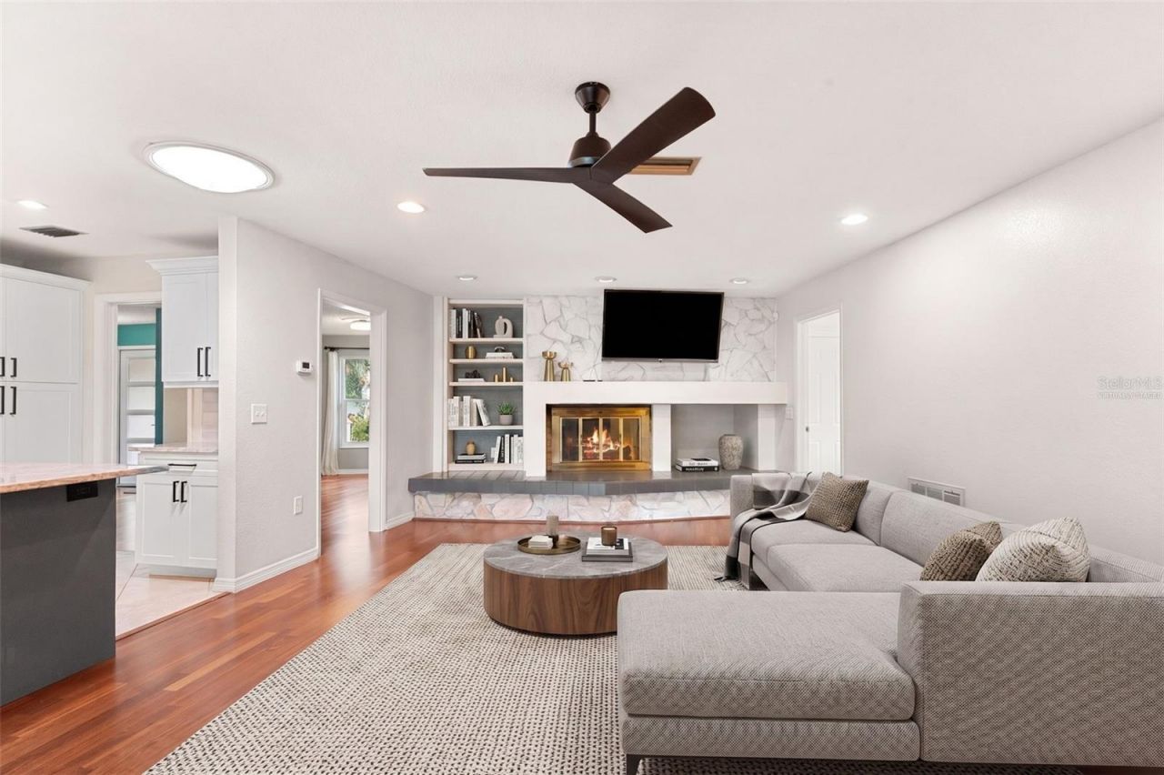 4308 Middle Lake Drive , Tampa, FL 33624 Photo