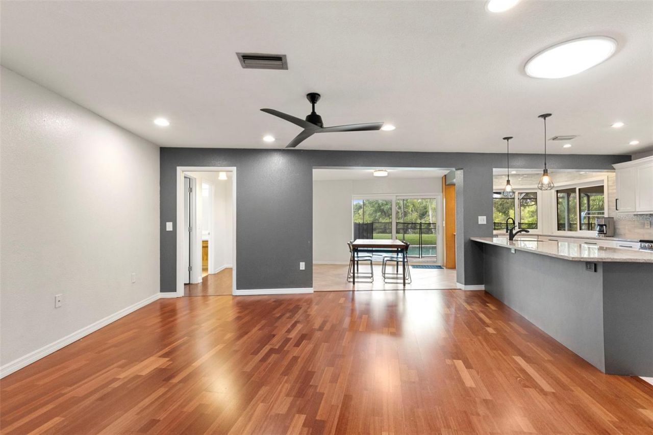 4308 Middle Lake Drive , Tampa, FL 33624 Photo