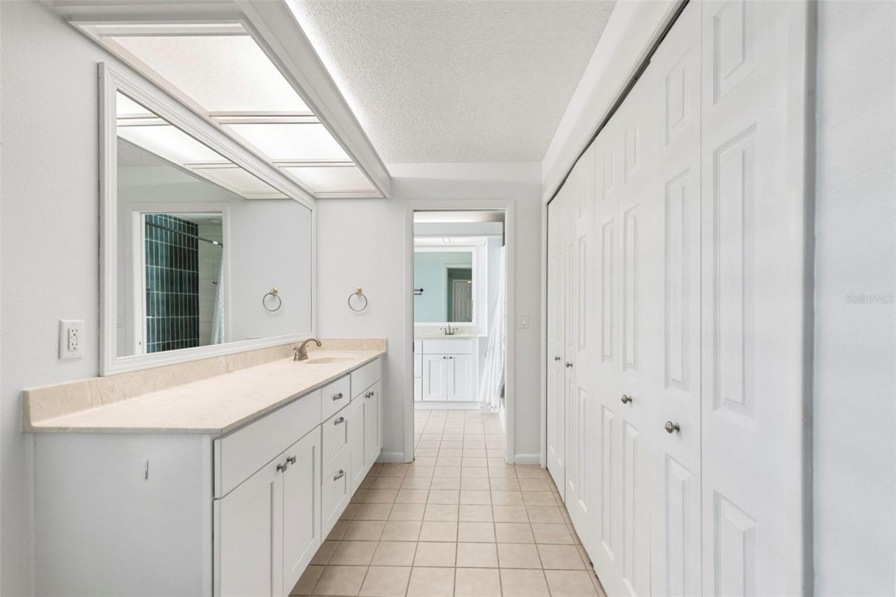 4308 Middle Lake Drive , Tampa, FL 33624 Photo