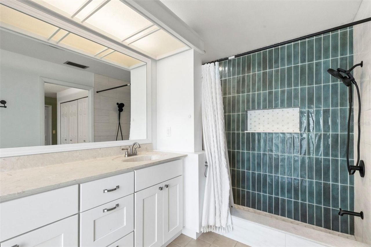 4308 Middle Lake Drive , Tampa, FL 33624 Photo