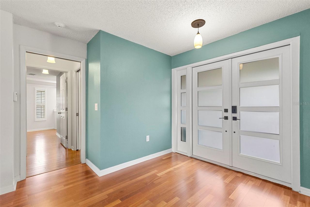 4308 Middle Lake Drive , Tampa, FL 33624 Photo