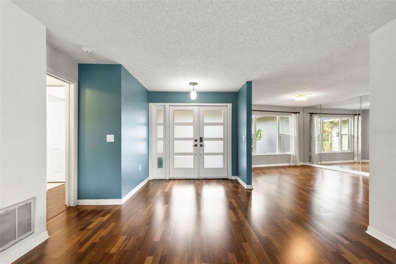 4308 Middle Lake Drive , Tampa, FL 33624 Photo