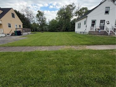 2001 Virginia Avenue, Niagara Falls, NY 14305