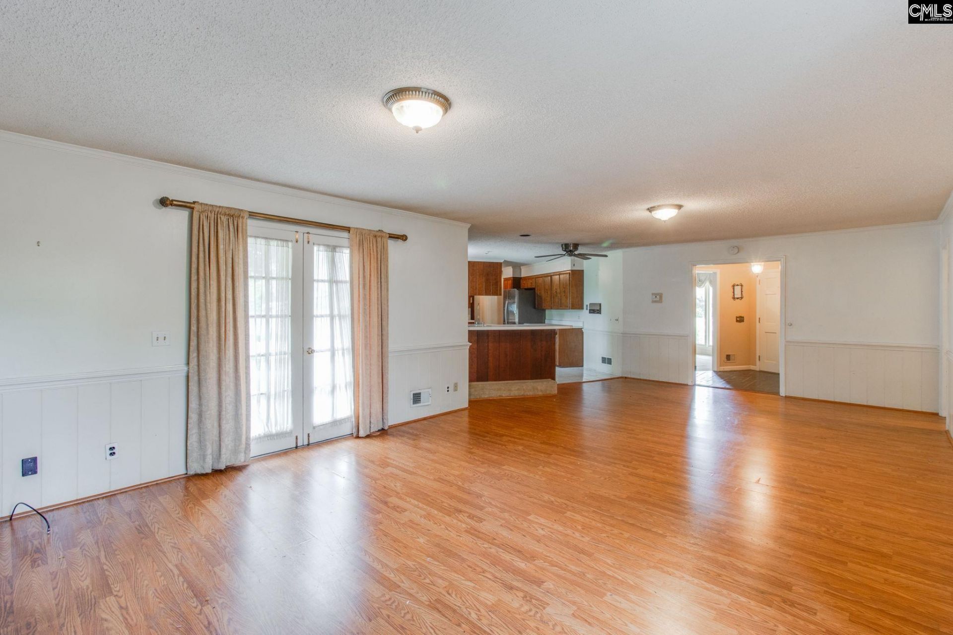 2220 Bee Ridge Road  Photo 5