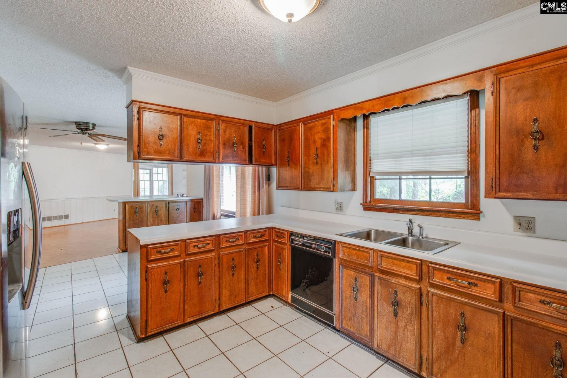 2220 Bee Ridge Road  Photo 6