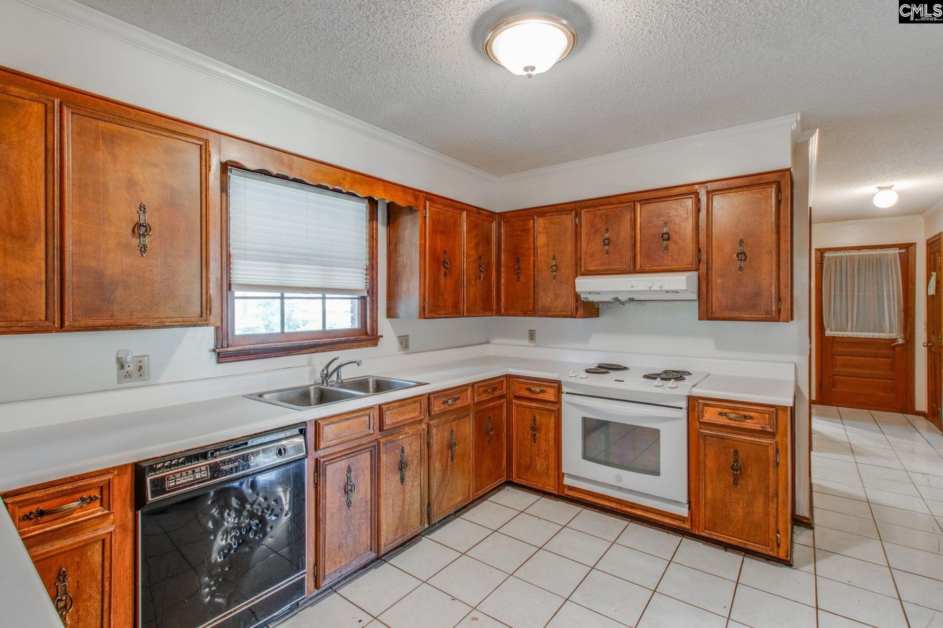2220 Bee Ridge Road  Photo 8
