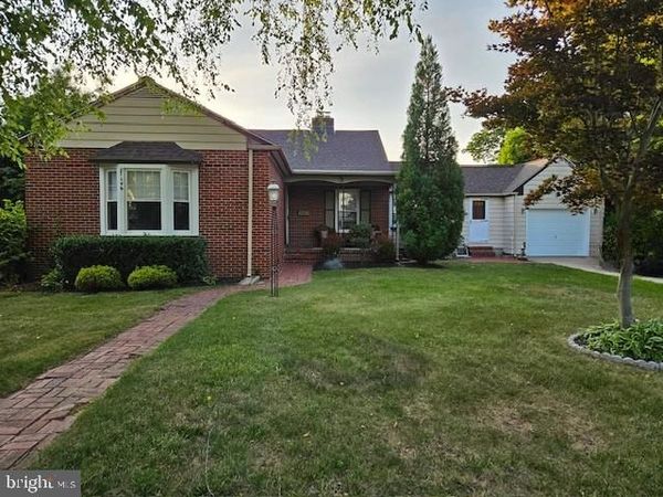 5 E TAUNTON AVENUE , BERLIN, NJ 08009