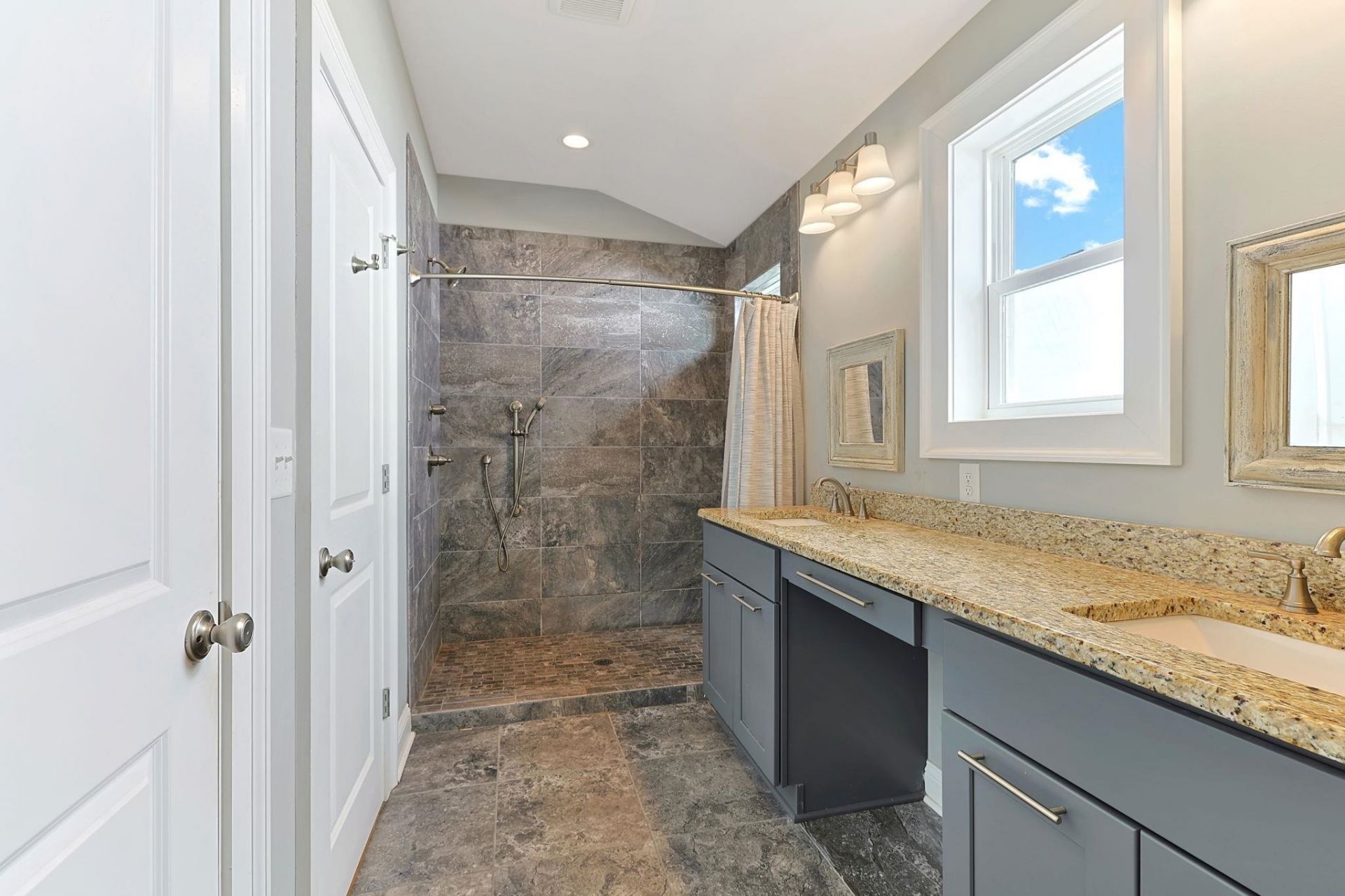 490 Harbour View Dr.  Photo 22