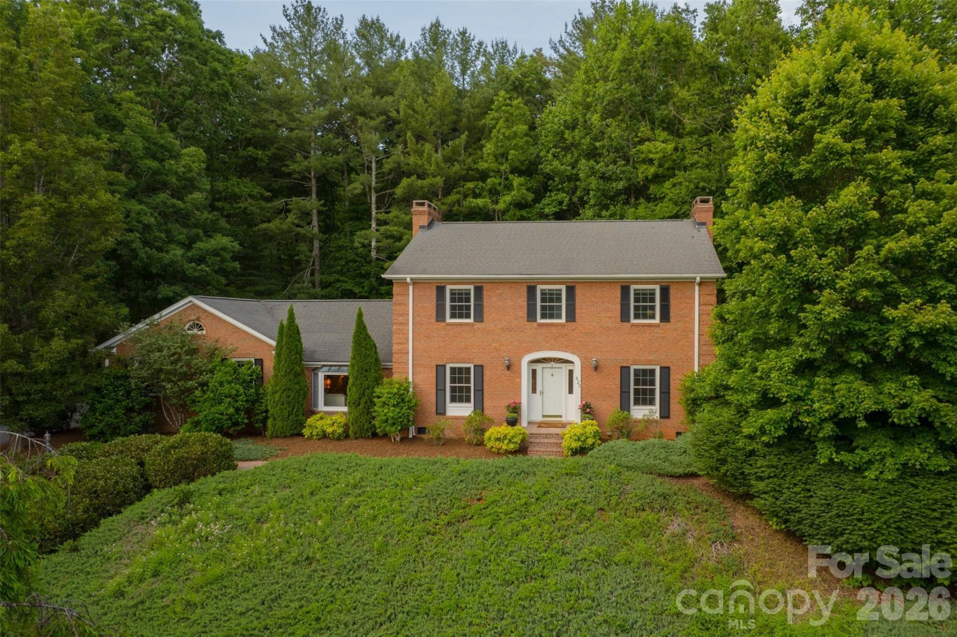 425 Sondley Woods Place , Asheville, NC 28805 Main Photo