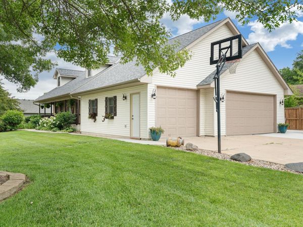 1845 Paulis Drive , Faribault, MN 55021