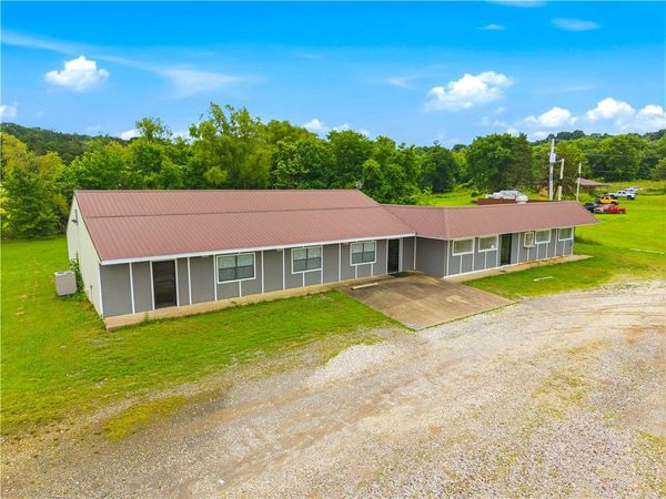 20674 S Highway 59 , Evansville, AR 72729