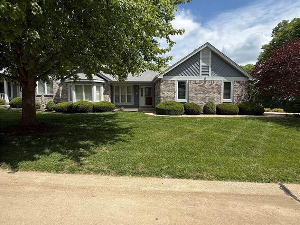 6 Depaula Trail , St Charles, MO 63301