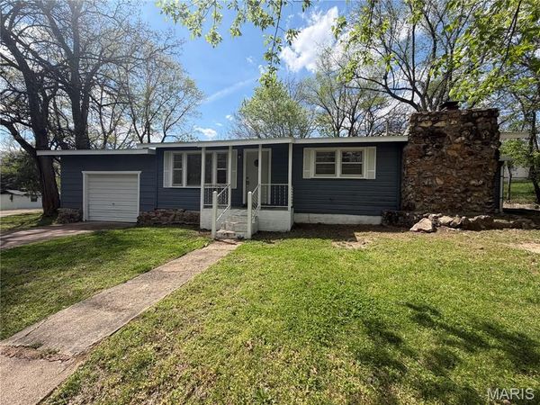102 Branch Lane , Crocker, MO 65452