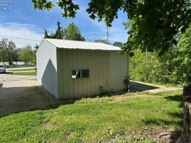12261 W SR 105, Oak Harbor, OH 43449 Photo 11