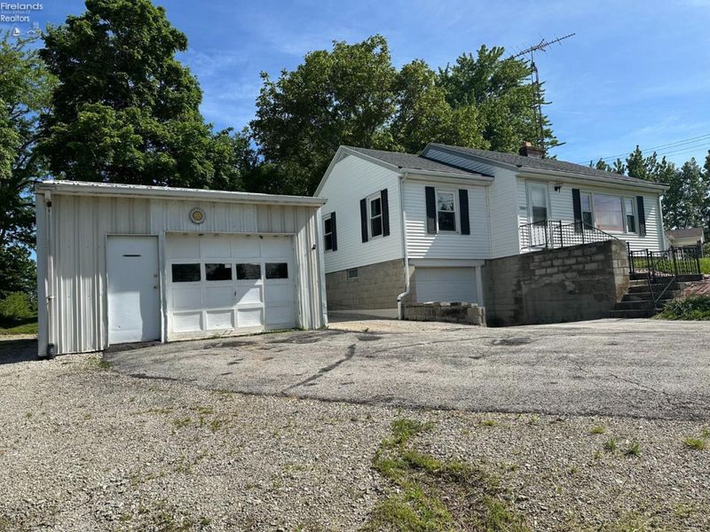 12261 W SR 105, Oak Harbor, OH 43449 Photo 9