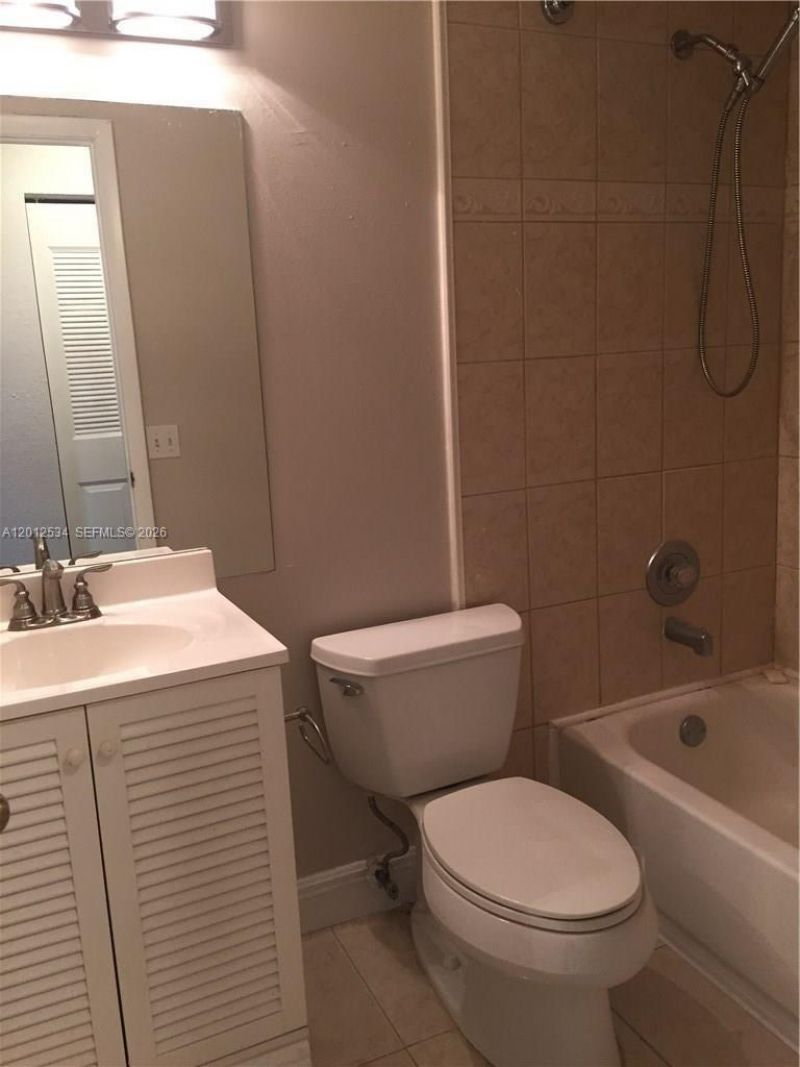 9810 NW 10th St , Unit 88, Pembroke Pines, FL 33024 Photo