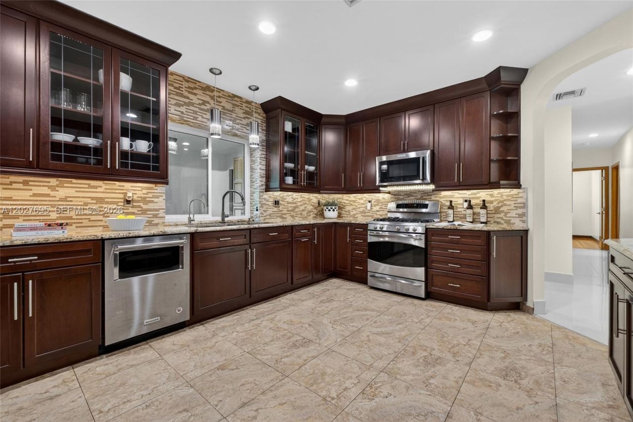 6125 SW 109th St , Pinecrest, FL 33156 Photo