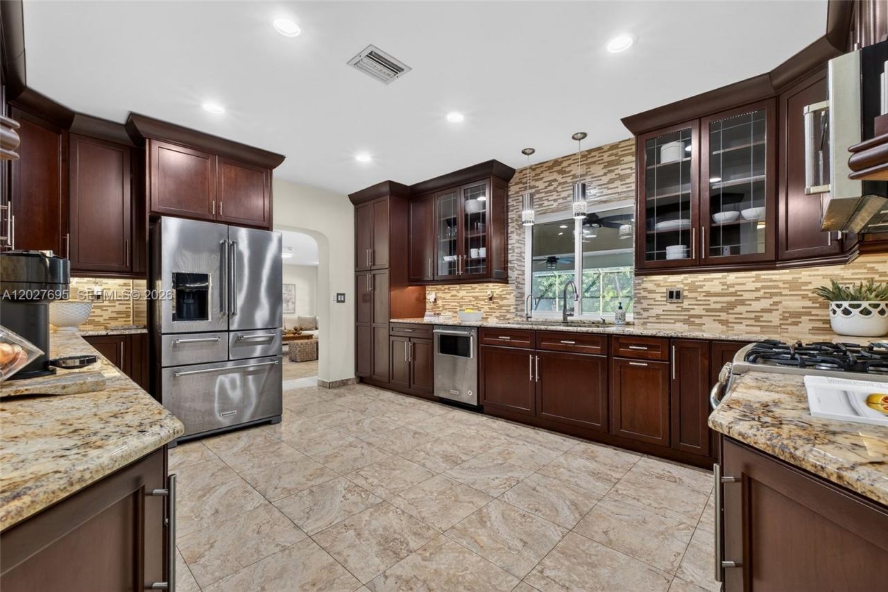 6125 SW 109th St , Pinecrest, FL 33156 Photo