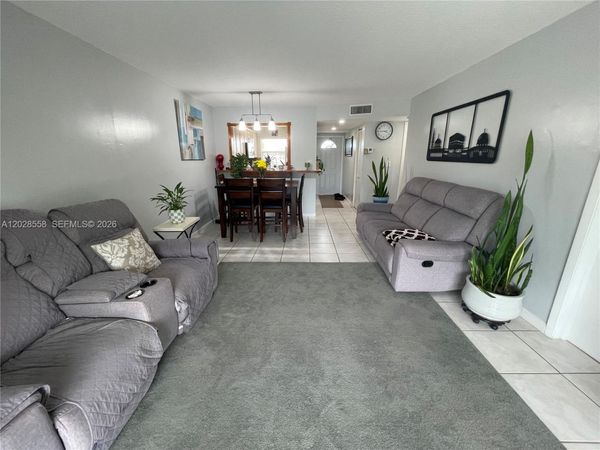 9281 Sunrise Lakes Blvd, Unit 209, Sunrise, FL 33322