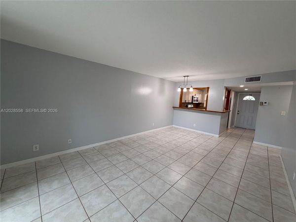 9281 Sunrise Lakes Blvd, Unit 209, Sunrise, FL 33322