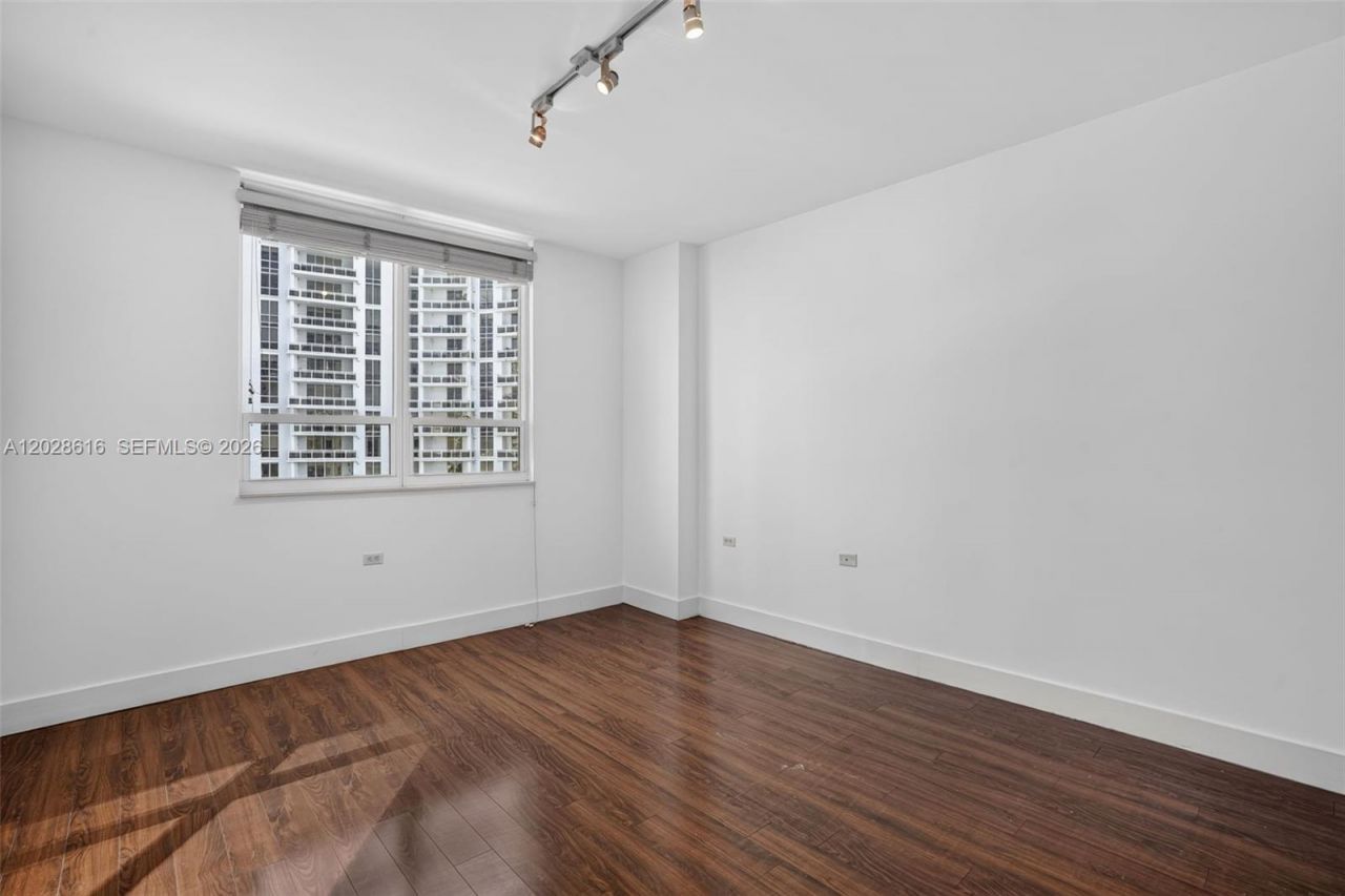 801 Brickell Key Blvd, Unit 906, Miami, FL 33131 Photo