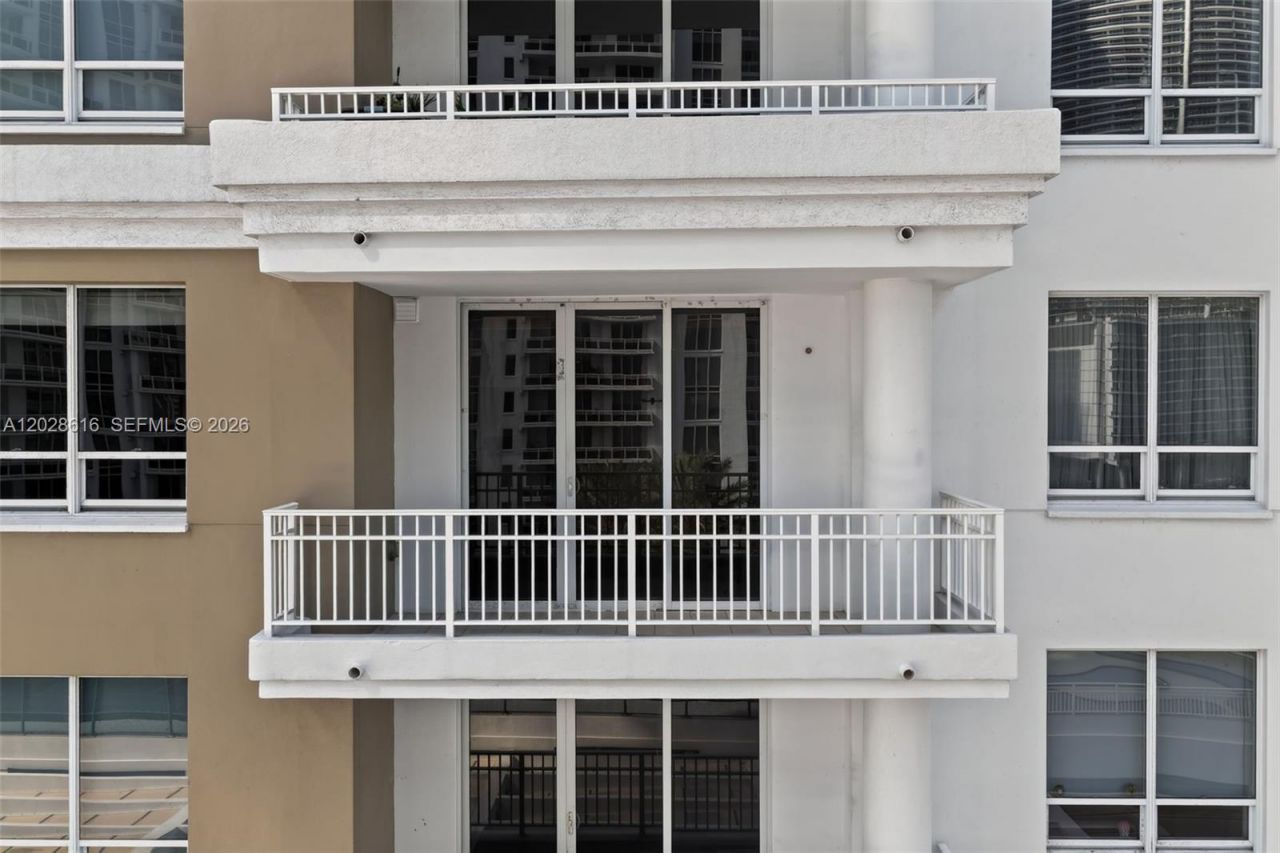 801 Brickell Key Blvd, Unit 906, Miami, FL 33131 Photo
