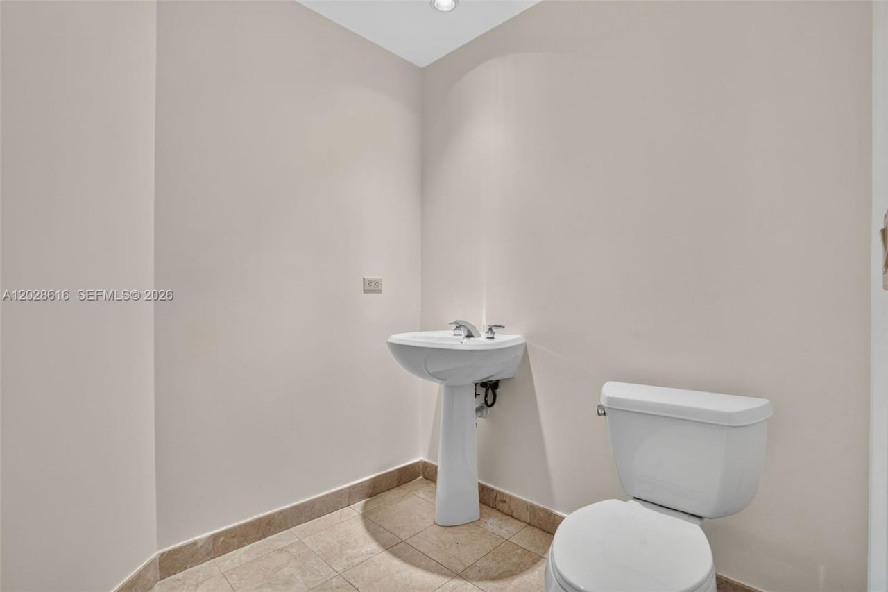 801 Brickell Key Blvd, Unit 906, Miami, FL 33131 Photo