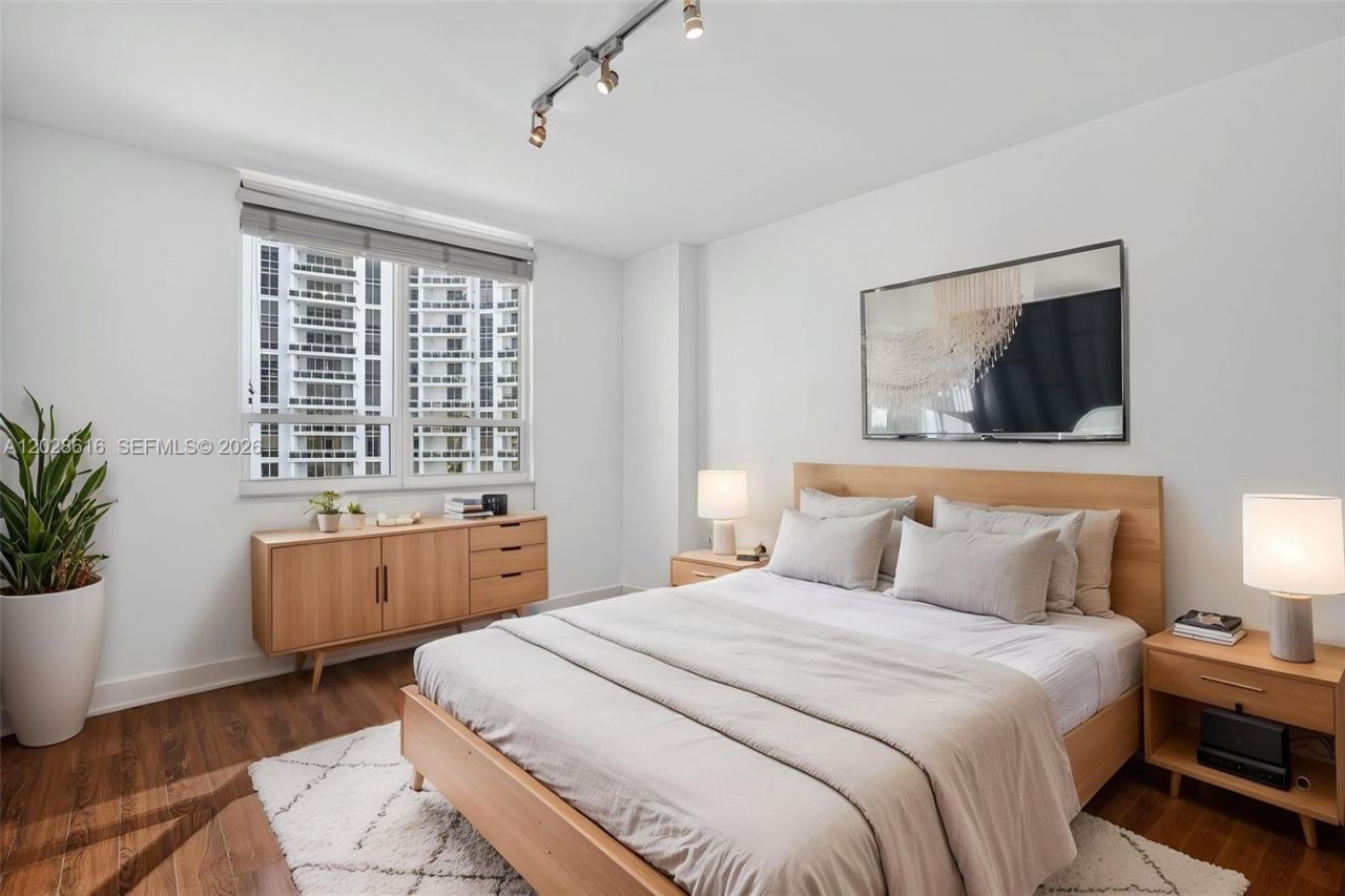 801 Brickell Key Blvd, Unit 906, Miami, FL 33131 Photo
