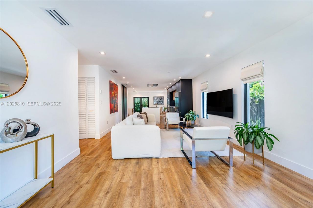 412 NW 41st St , Miami, FL 33127 Photo
