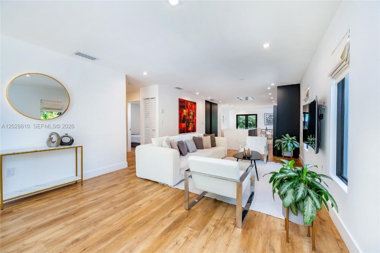 412 NW 41st St , Miami, FL 33127 Photo