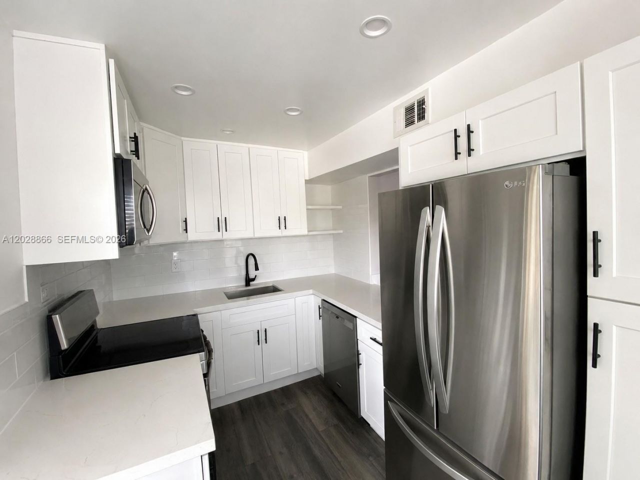 1570 W 46th St , Unit 214, Hialeah, FL 33012 Photo