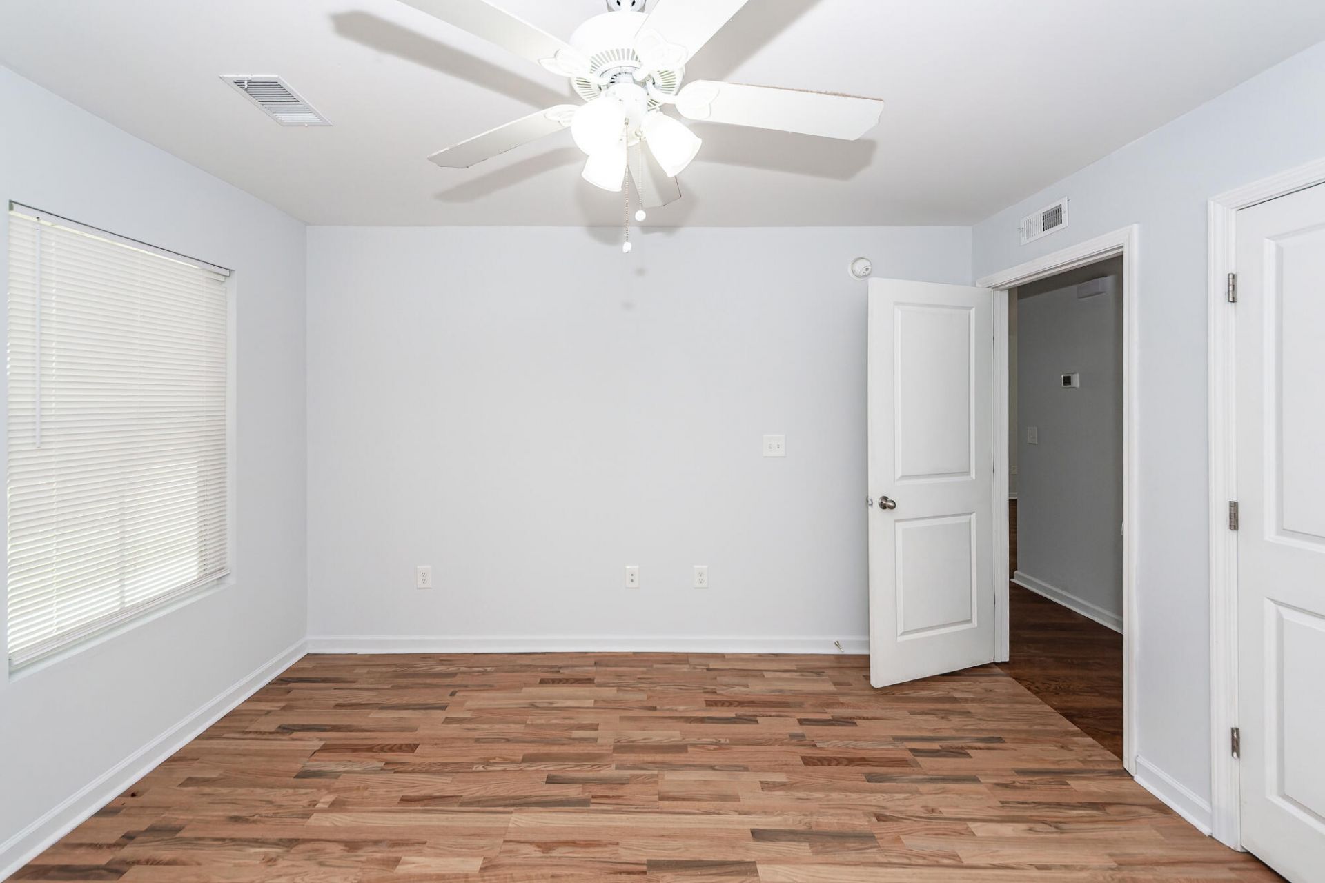 211 White Street Photo 16