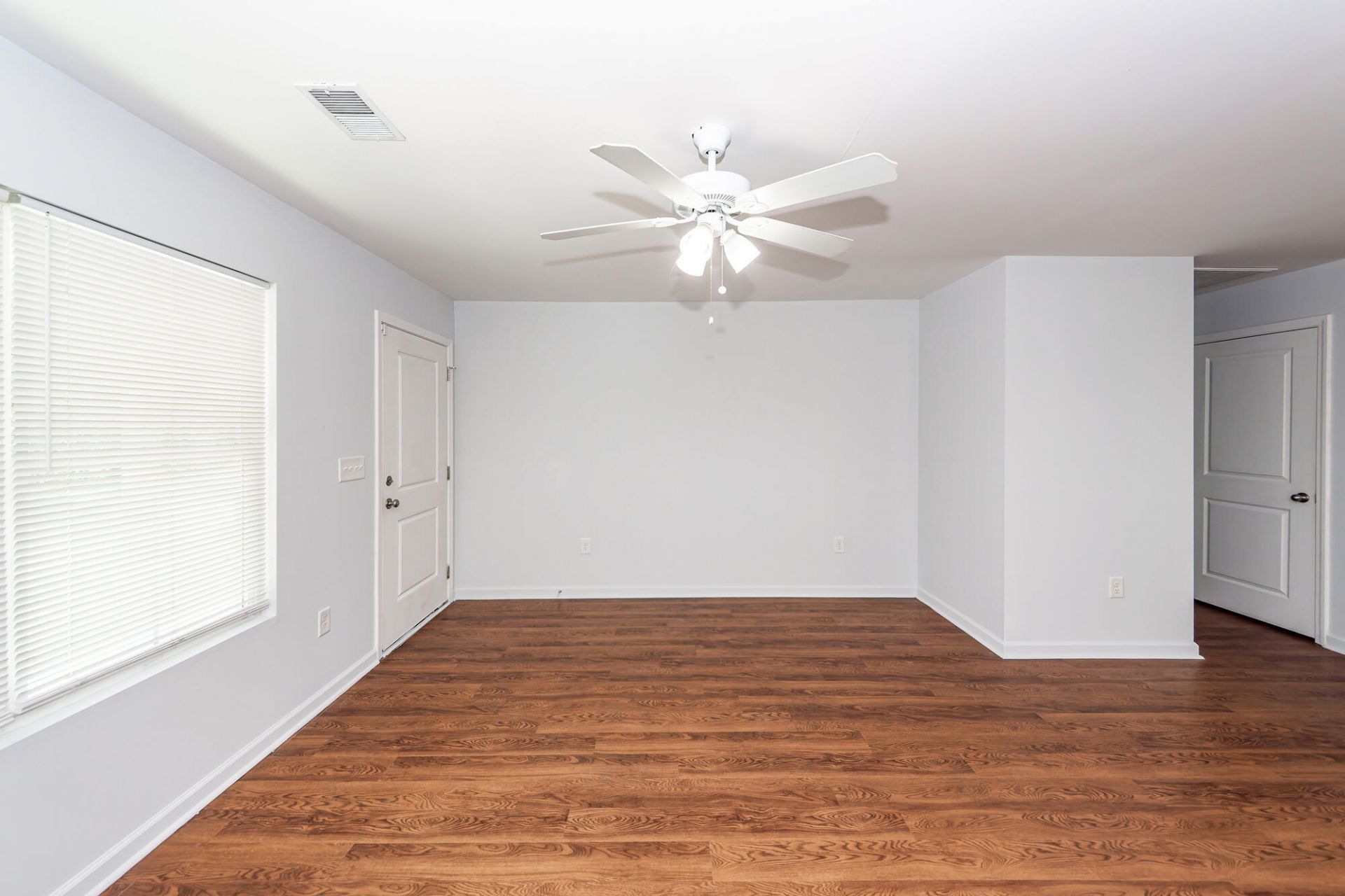 211 White Street Photo 4