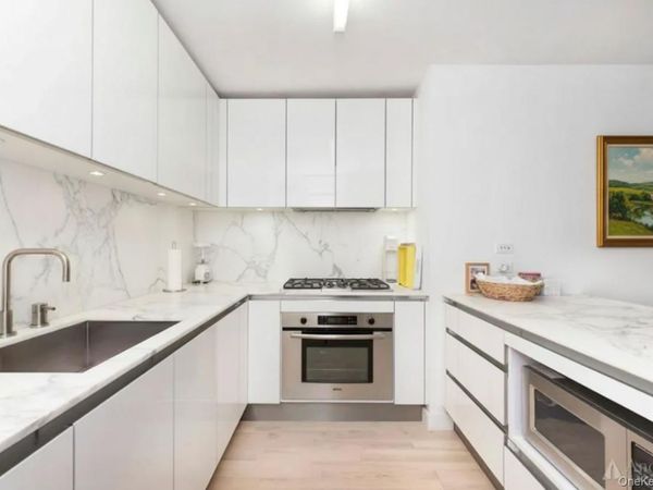 322 W 57th Street , Unit 37K1, New York (Manhattan), NY 10019