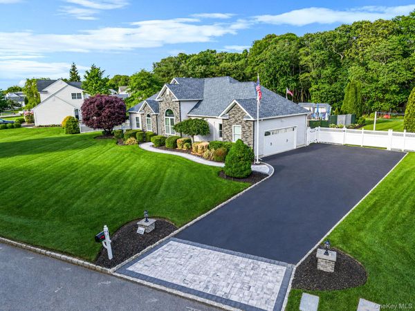 41 Paige Lane , Moriches, NY 11955