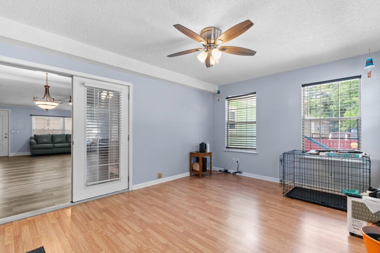 3279 Lyndon Dr.  Photo 17
