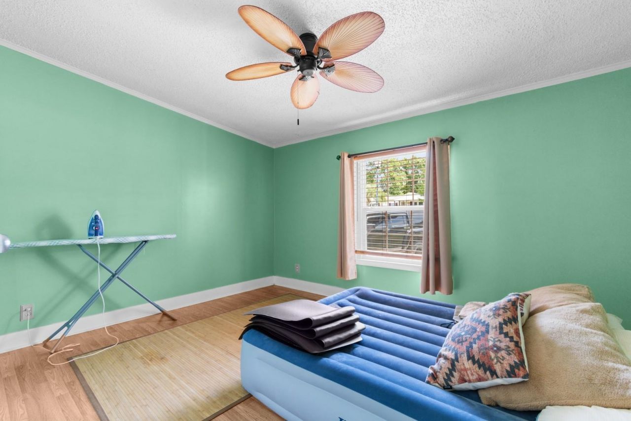 3279 Lyndon Dr.  Photo 18