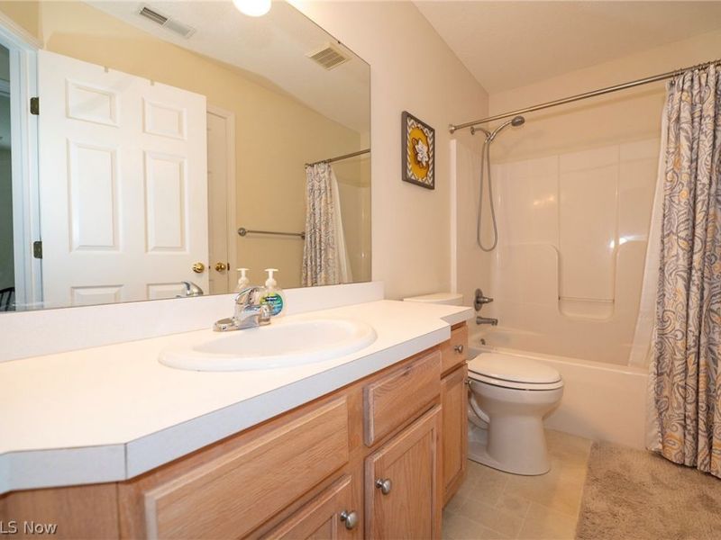 316 Brookpoint Street NW, North Canton, OH 44720 Photo 12