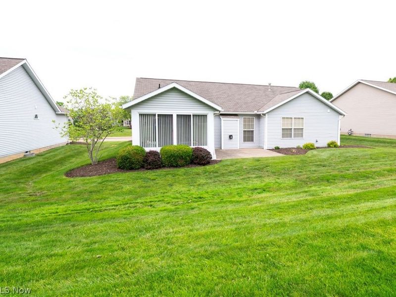 316 Brookpoint Street NW, North Canton, OH 44720 Photo 5