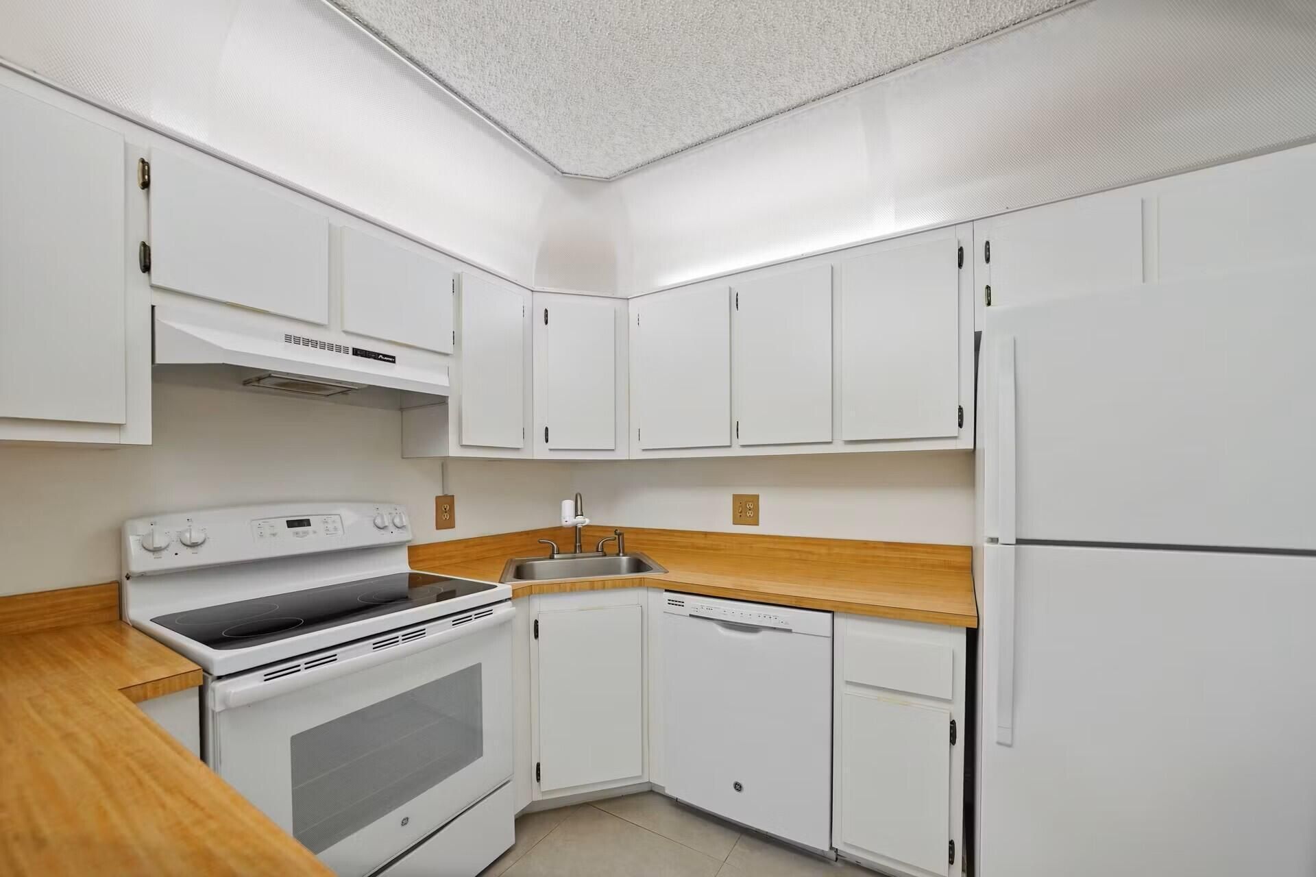 802 Sky Pine Way, Unit F2, Greenacres, FL 33415 Photo