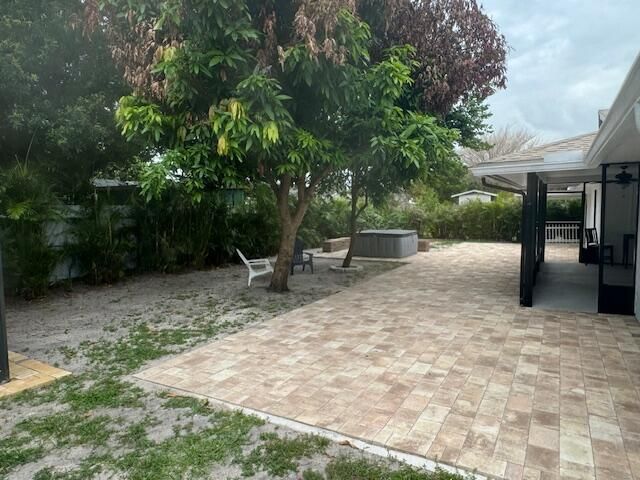 699 Ixoria Avenue, Fort Pierce, FL 34982 Photo
