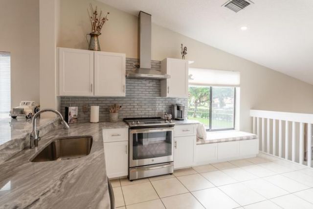 10624 Tropic Palm Avenue, Unit 202, Boynton Beach, FL 33437 Photo
