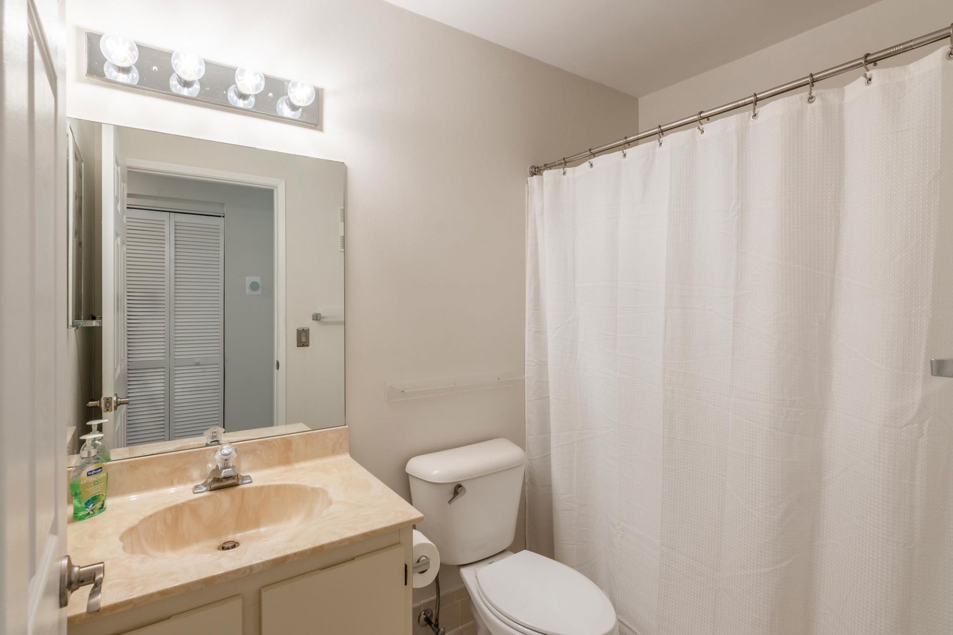 10624 Tropic Palm Avenue, Unit 202, Boynton Beach, FL 33437 Photo